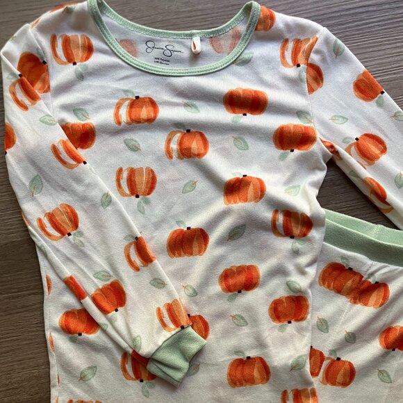 Jessica Simpson Fall Pumpkin Print Girls Snug Fit Hacci Long-Sleeve Pajama Set - Picture 2 of 4